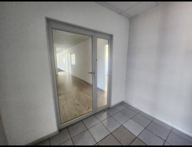 182M² OFFICE TO LET IN RANDJESPARK